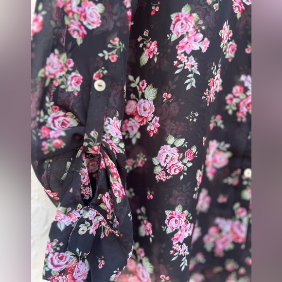 PLUS Beautiful Sheer Rose-Print Blouse +  Pearl Buttons Back Side Slits Size 10 - Picture 7 of 11